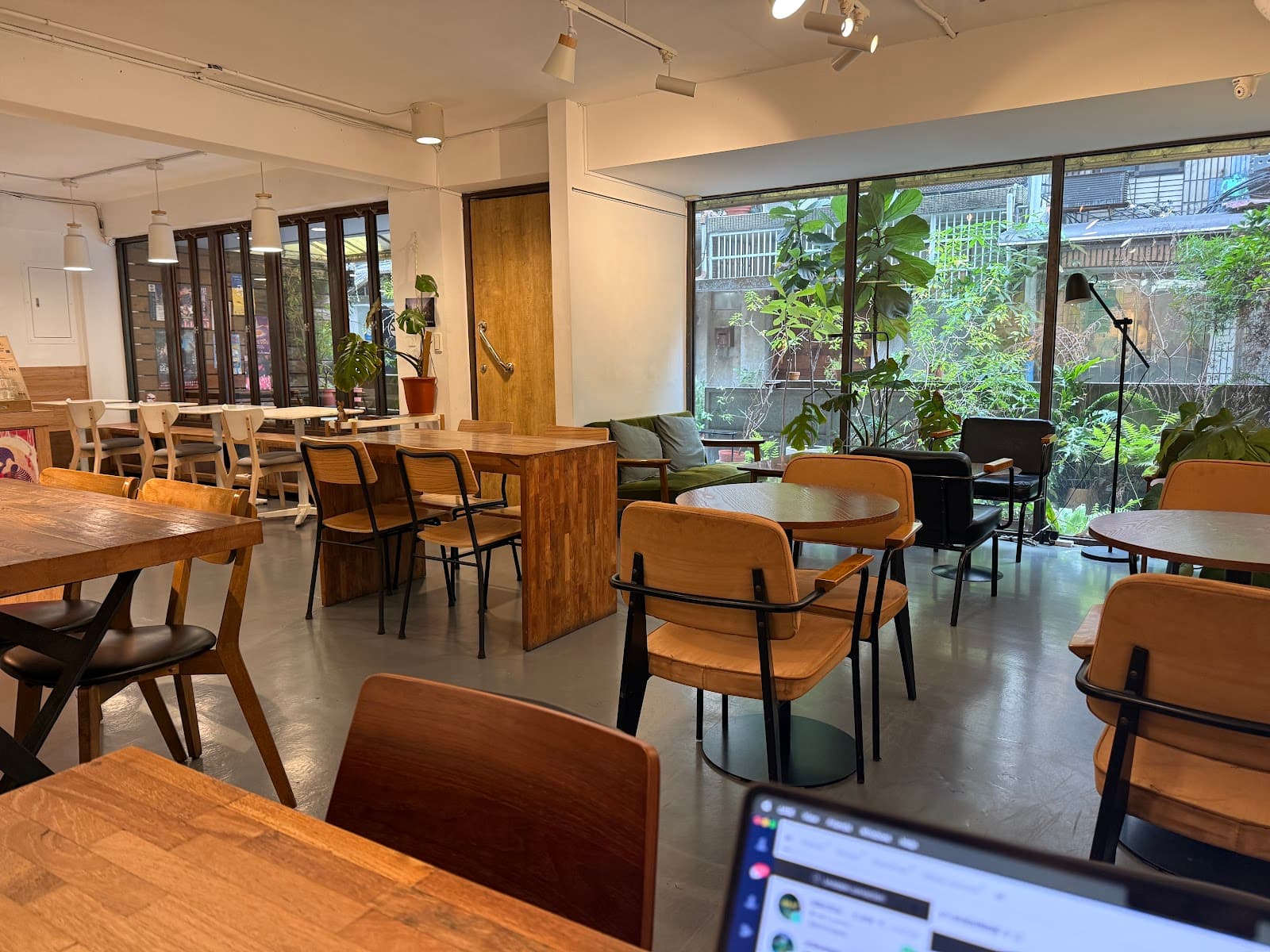 Cafe image 1