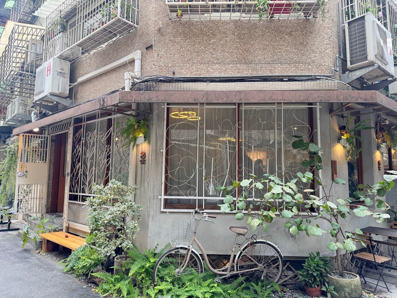 Cafe image 2