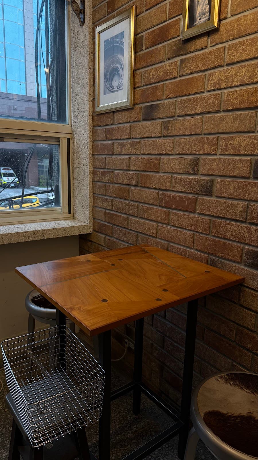 Cafe image 9