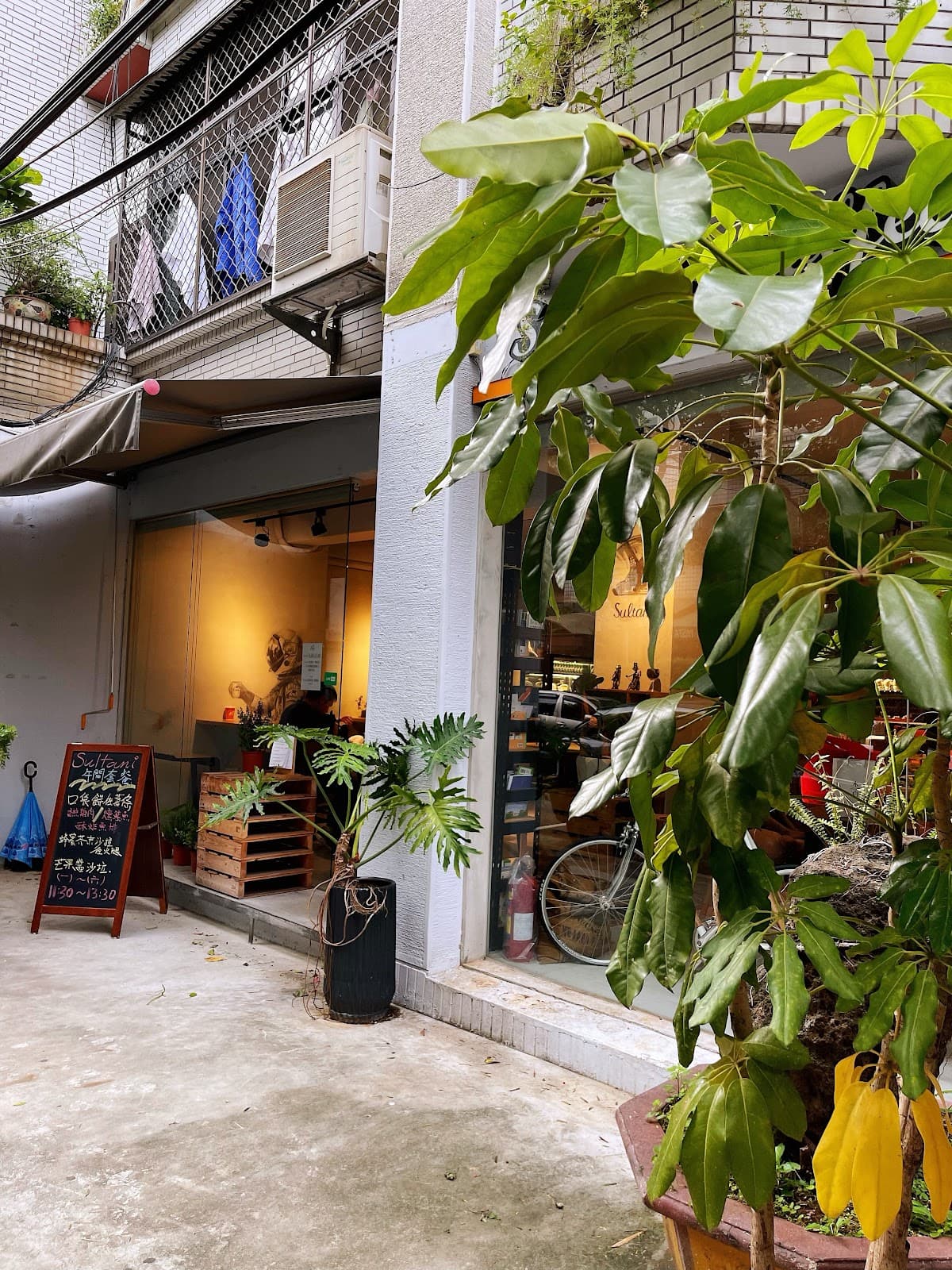 Cafe image 2